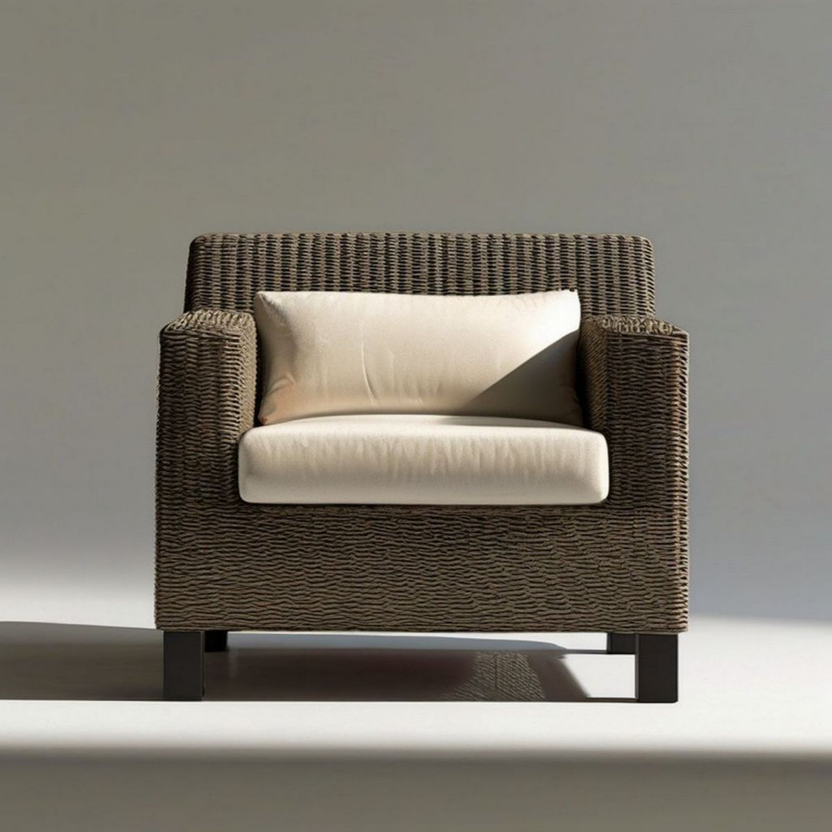 Garten-Loungesessel aus PE-Rattan mit Kissen, 82 × 78 × 82 cm, Braun/Creme